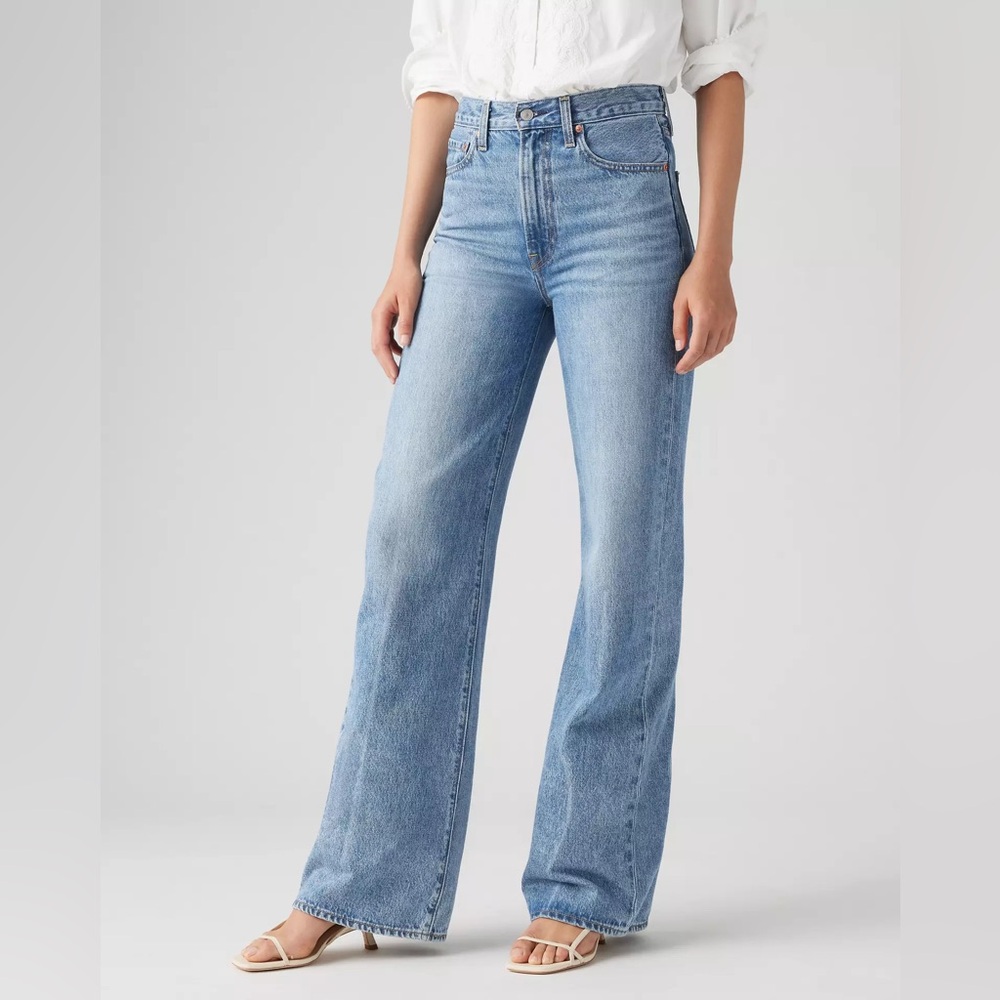 Levi’s Ribcage Wide-leg Jeans